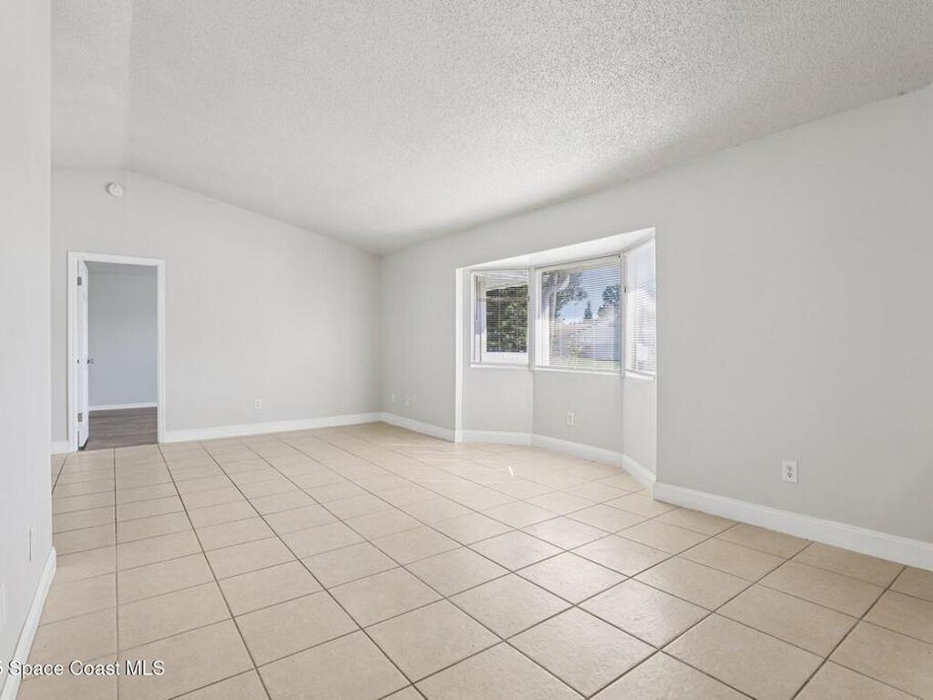 493 Quarry Lane, Sebastian, FL 32958