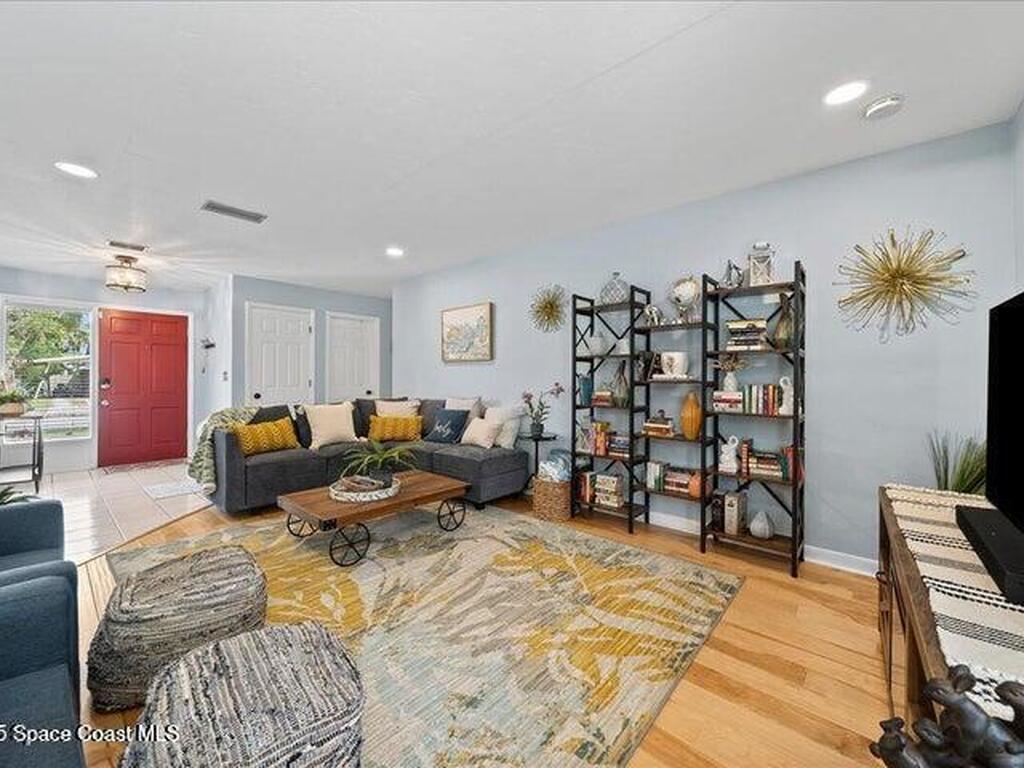 637 E Lincoln Avenue, Melbourne, FL 32901