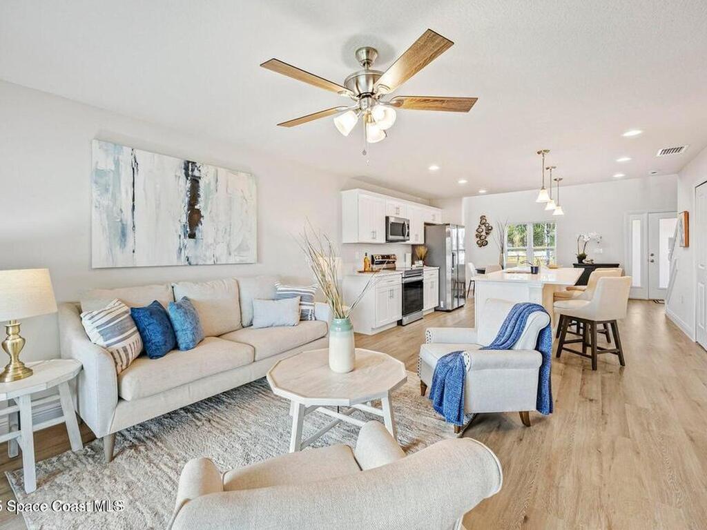 207 Hidden Woods Place, Melbourne, FL 32901