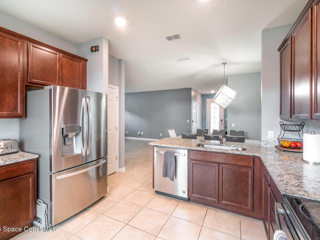 2266 Bluebird Place, St. Cloud, FL 34771