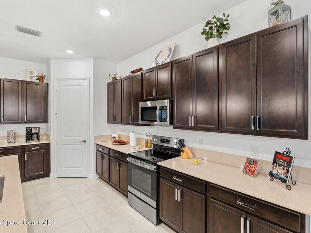 1263 Great Belt Circle, Melbourne, FL 32940