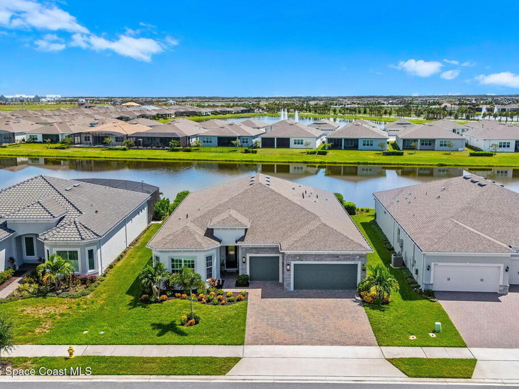 8919 Shoreline Avenue, Melbourne, FL 32940