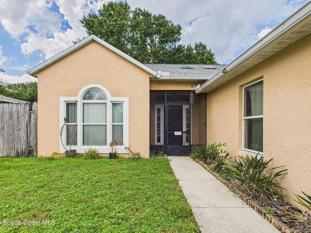 1657 Clover Circle, Melbourne, FL 32935