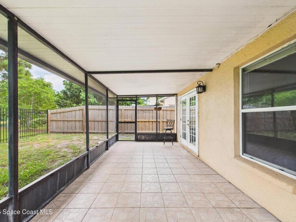 1657 Clover Circle, Melbourne, FL 32935