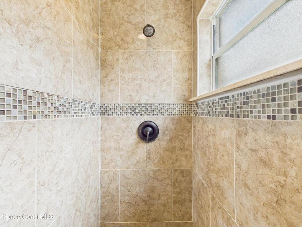 1657 Clover Circle, Melbourne, FL 32935