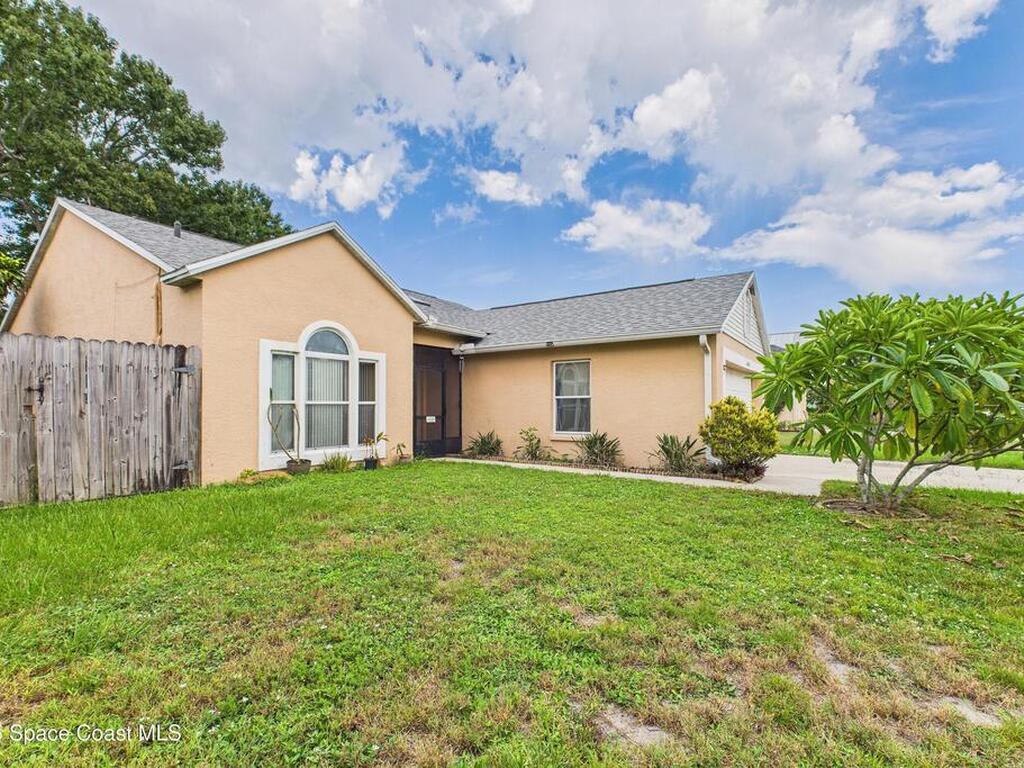 1657 Clover Circle, Melbourne, FL 32935