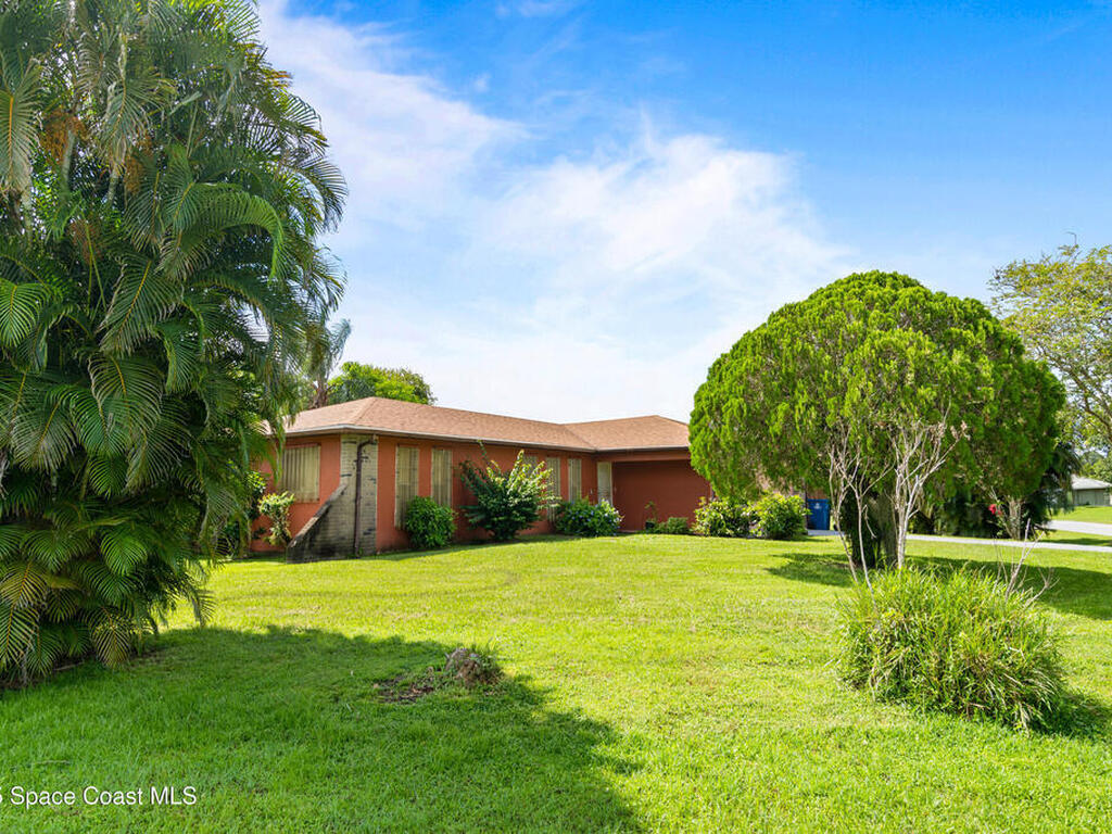 533 Castana Avenue, Palm Bay, FL 32909