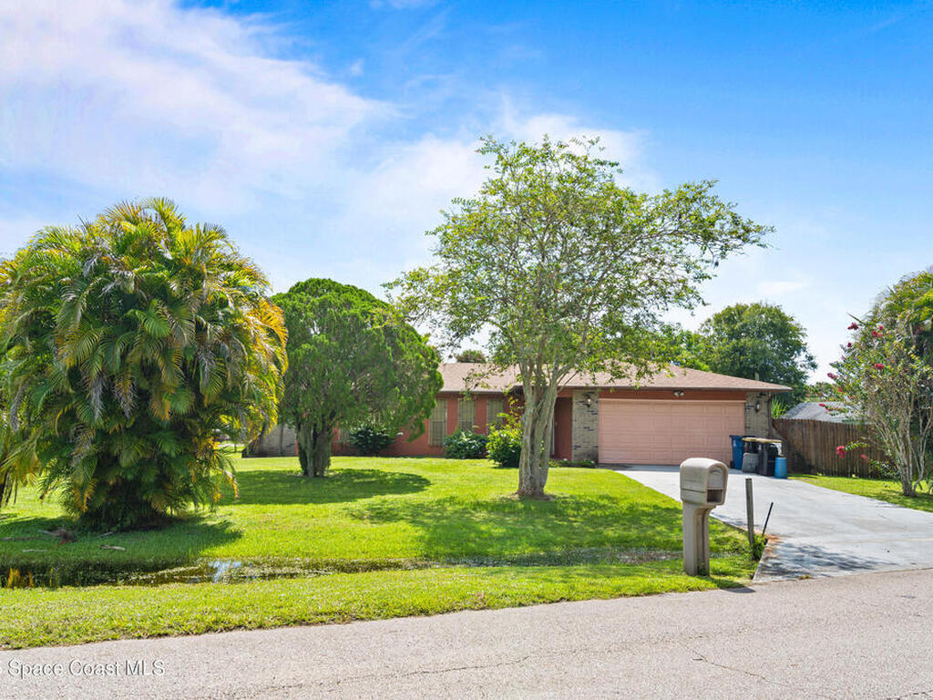 533 Castana Avenue, Palm Bay, FL 32909
