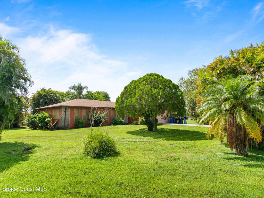 533 Castana Avenue, Palm Bay, FL 32909