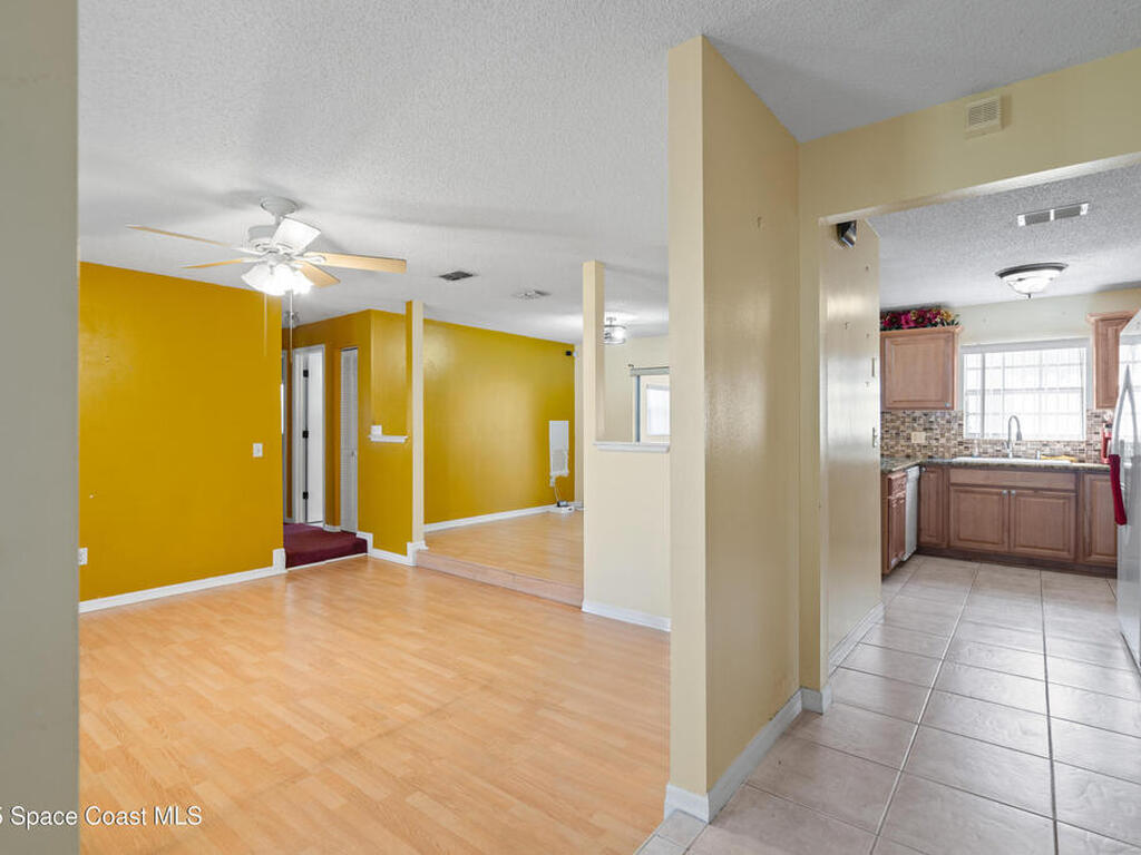 533 Castana Avenue, Palm Bay, FL 32909