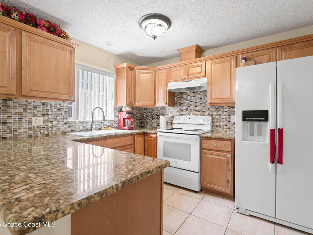 533 Castana Avenue, Palm Bay, FL 32909