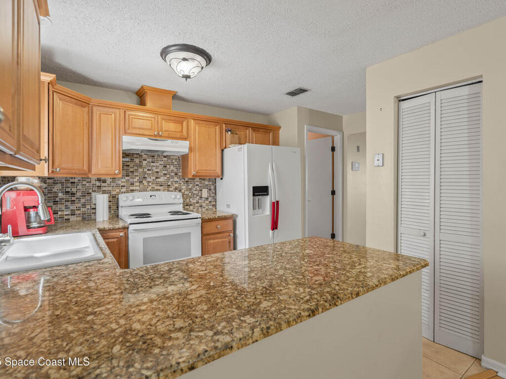 533 Castana Avenue, Palm Bay, FL 32909