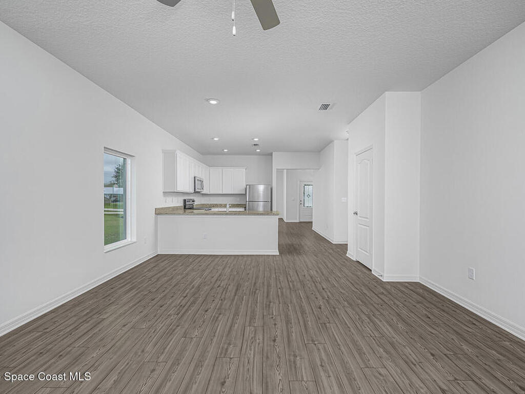 472 Oldenberg Street, Palm Bay, FL 32908