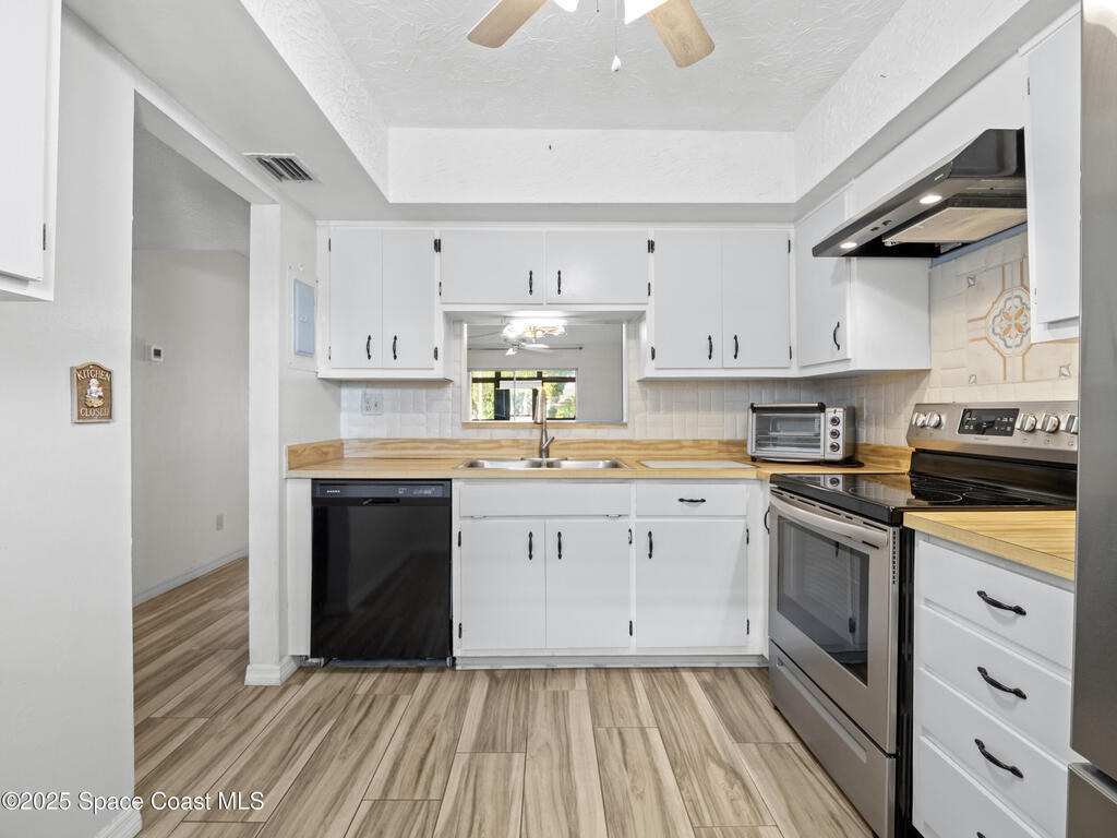 725 Port Malabar Boulevard, Palm Bay, FL 32905