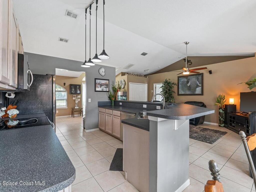 1061 Egret Lake Way, Melbourne, FL 32940