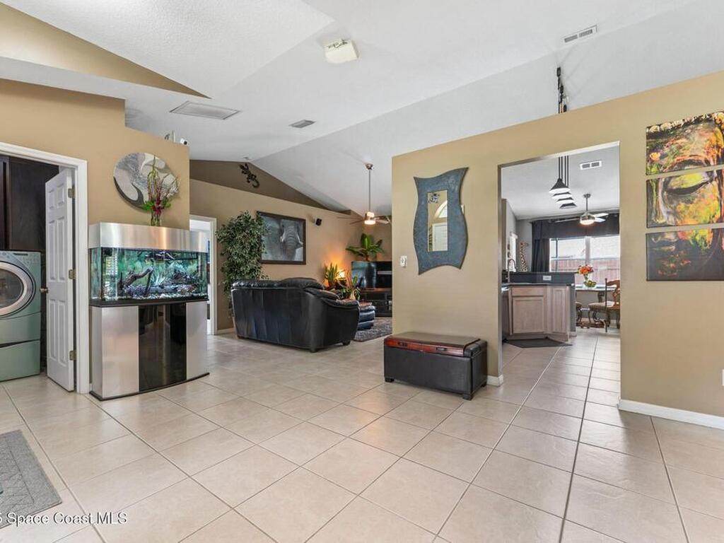 1061 Egret Lake Way, Melbourne, FL 32940