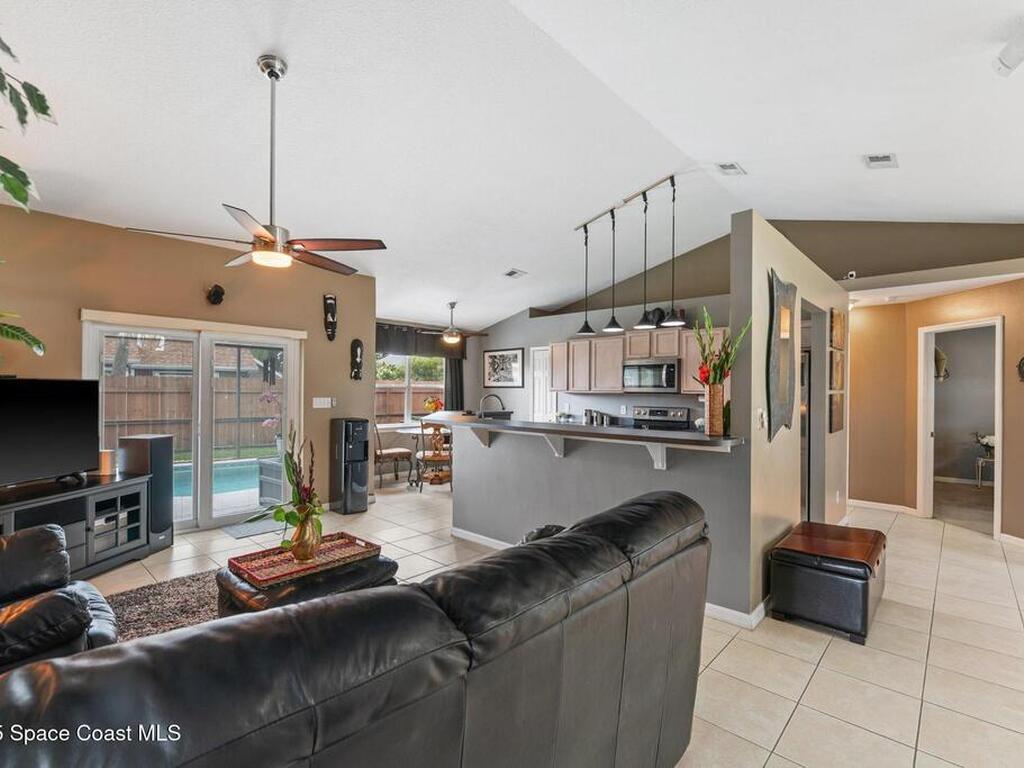 1061 Egret Lake Way, Melbourne, FL 32940