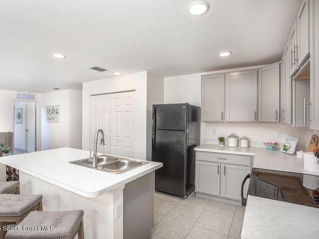 592 Plumbago Road, Palm Bay, FL 32907