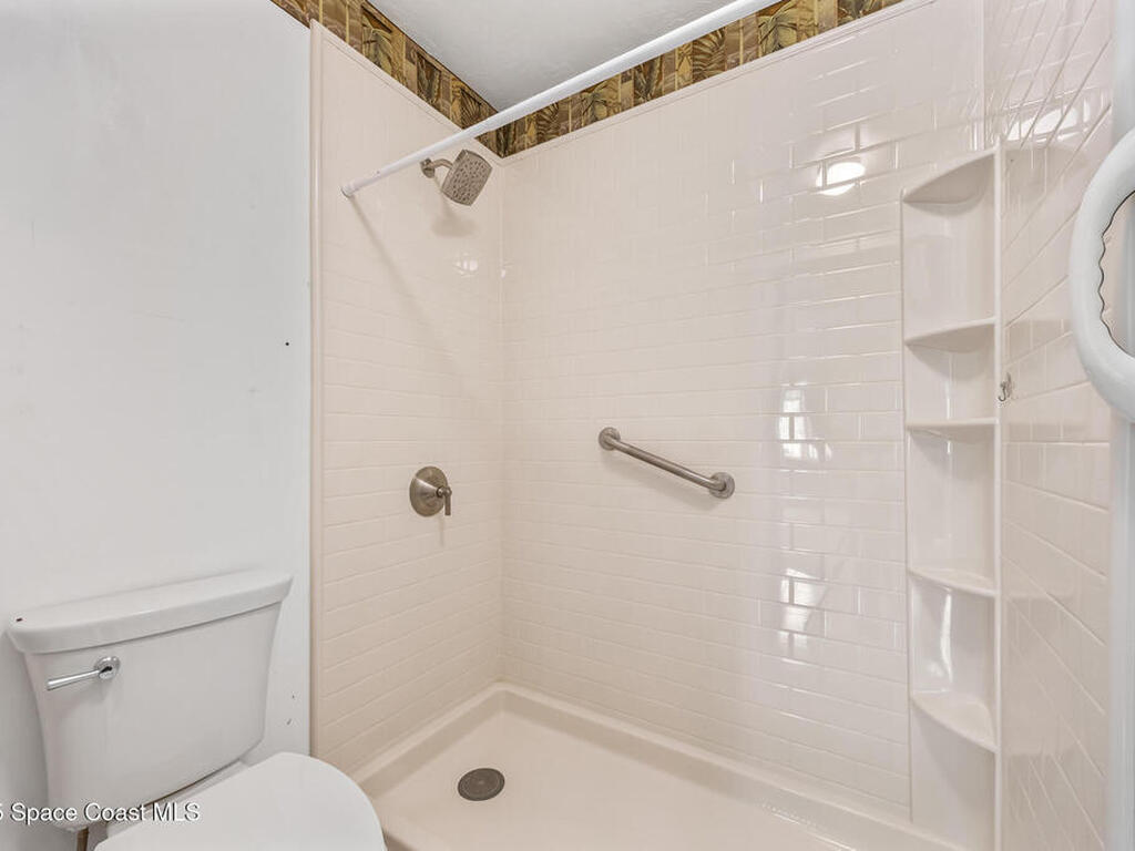 7808 Shadowood Drive, Melbourne, FL 32904