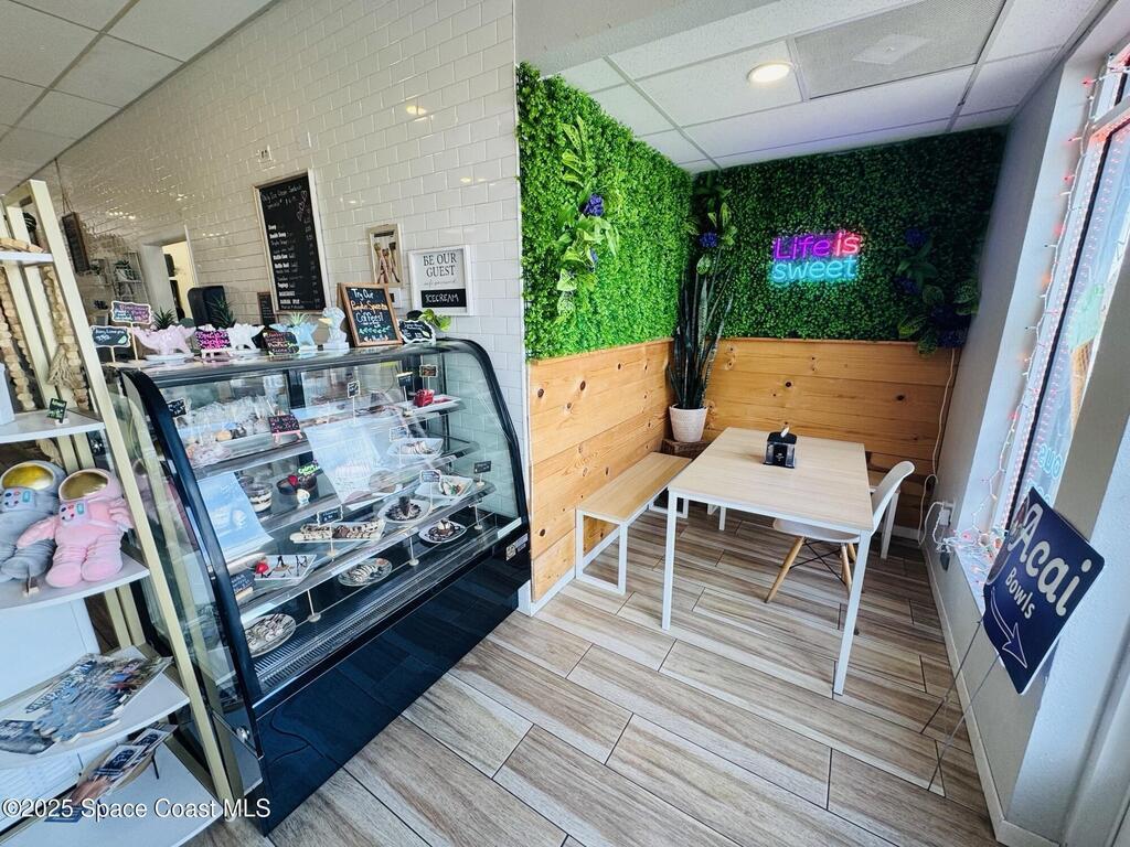 214 W Cocoa Beach Cswy Causeway, Cocoa Beach, FL 32931