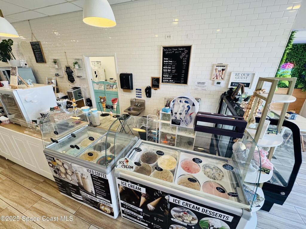 214 W Cocoa Beach Cswy Causeway, Cocoa Beach, FL 32931