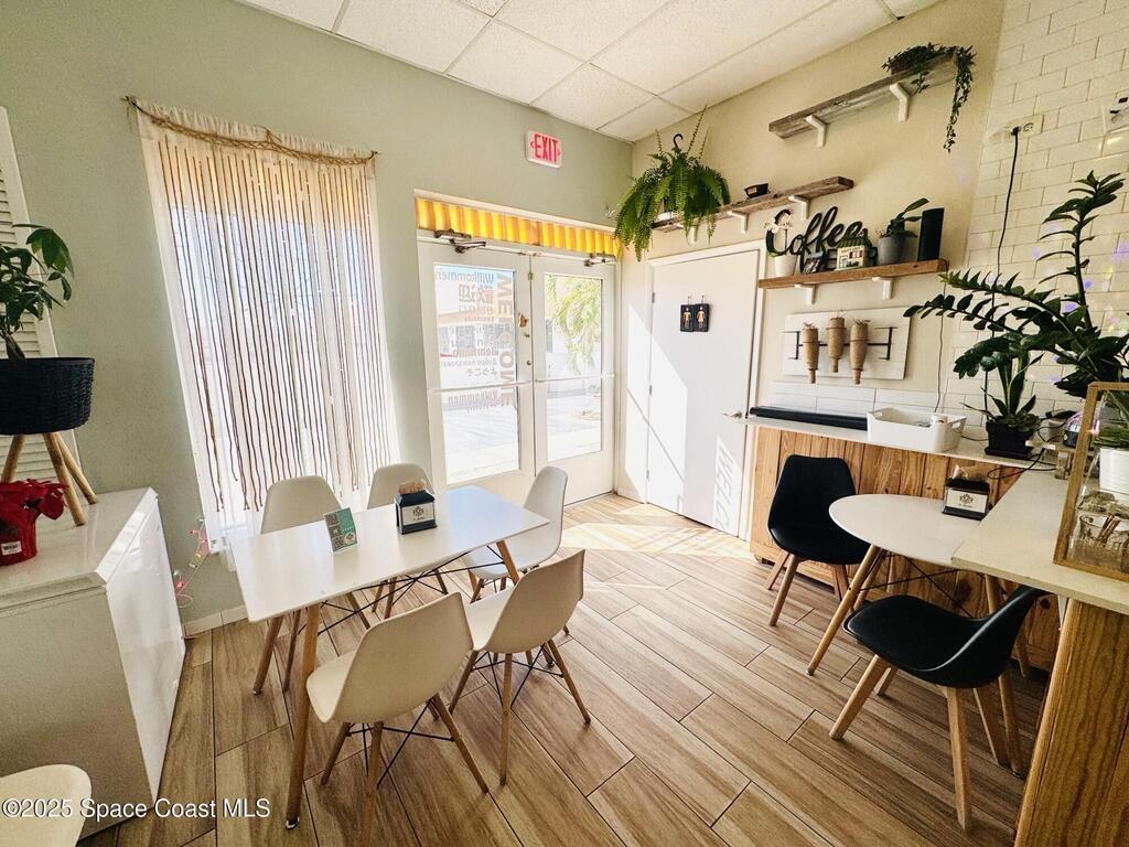 214 W Cocoa Beach Cswy Causeway, Cocoa Beach, FL 32931