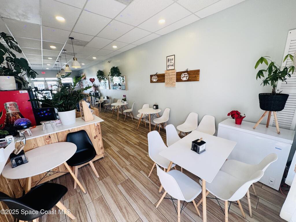 214 W Cocoa Beach Cswy Causeway, Cocoa Beach, FL 32931