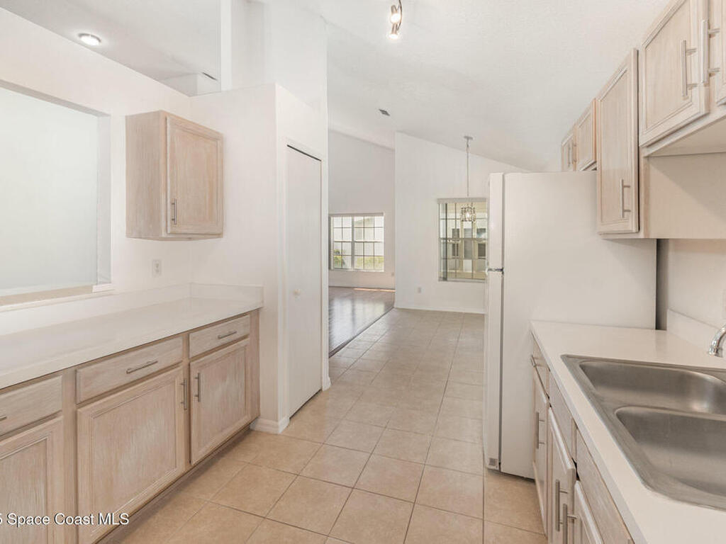 2548 Albion Avenue, Orlando, FL 32833