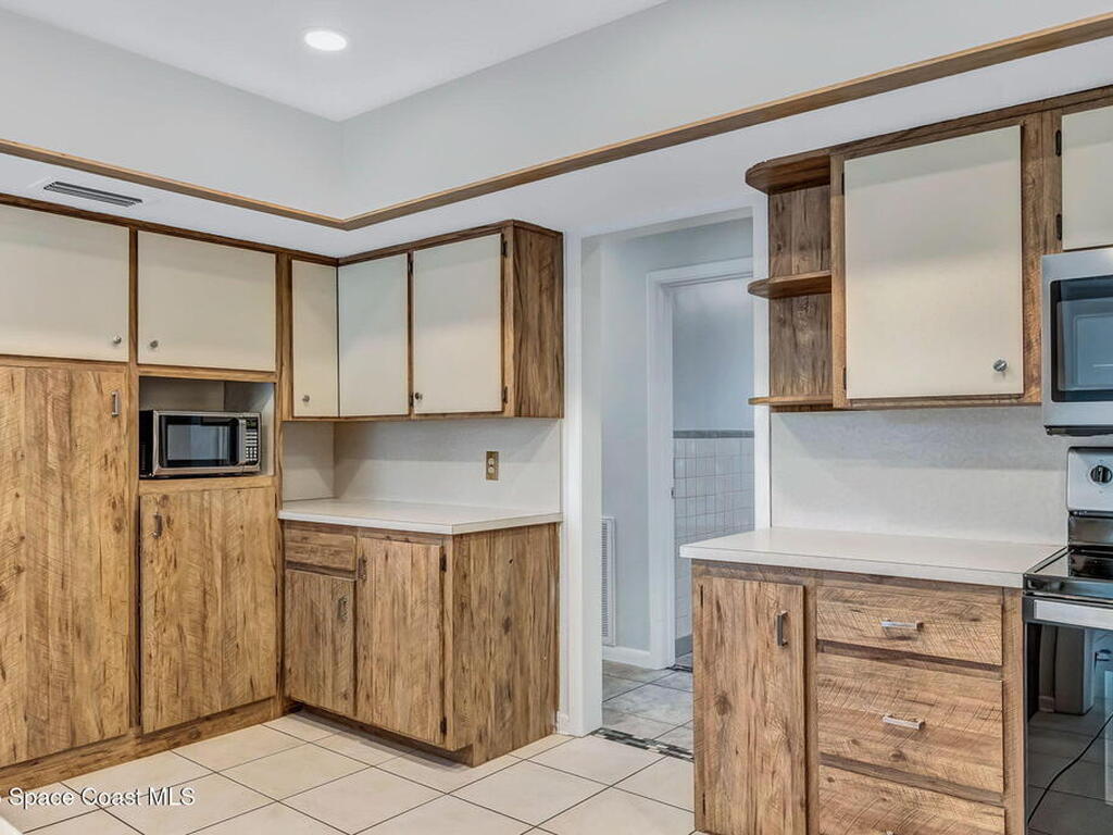 2416 Lee Avenue, Melbourne, FL 32901