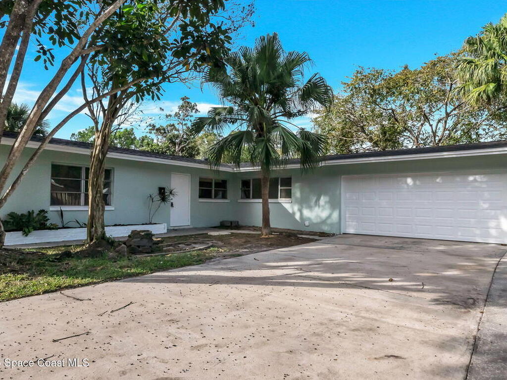 2416 Lee Avenue, Melbourne, FL 32901