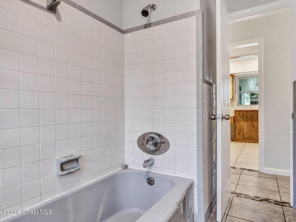 2416 Lee Avenue, Melbourne, FL 32901