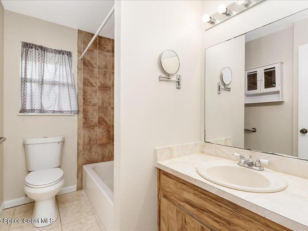 1076 Ivanhoe Street, Palm Bay, FL 32907