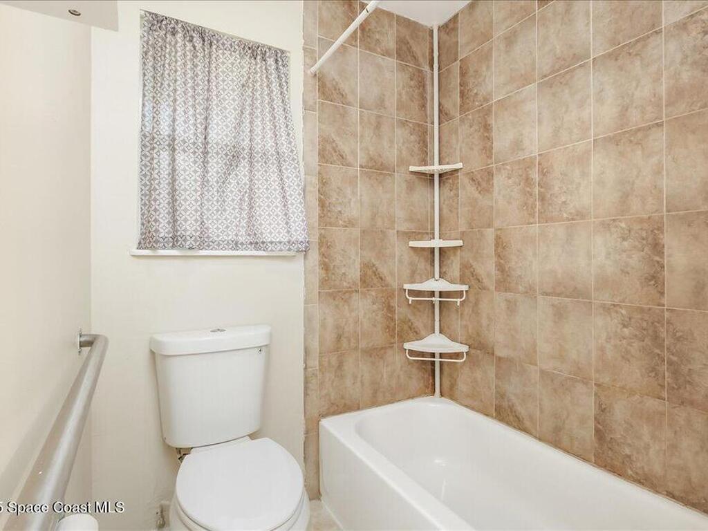 1076 Ivanhoe Street, Palm Bay, FL 32907