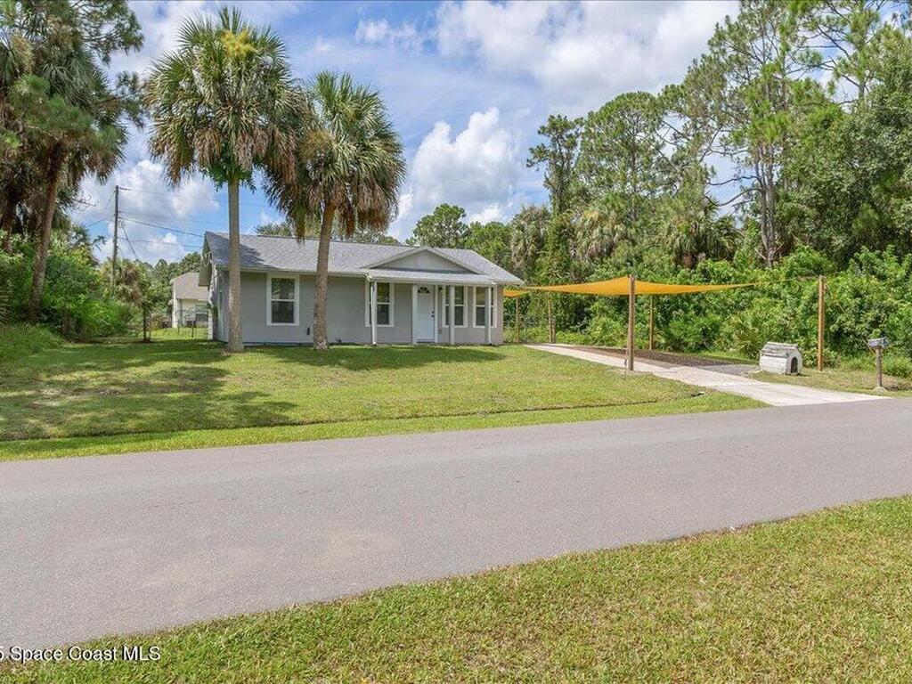 1076 Ivanhoe Street, Palm Bay, FL 32907