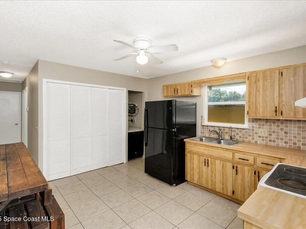 1076 Ivanhoe Street, Palm Bay, FL 32907