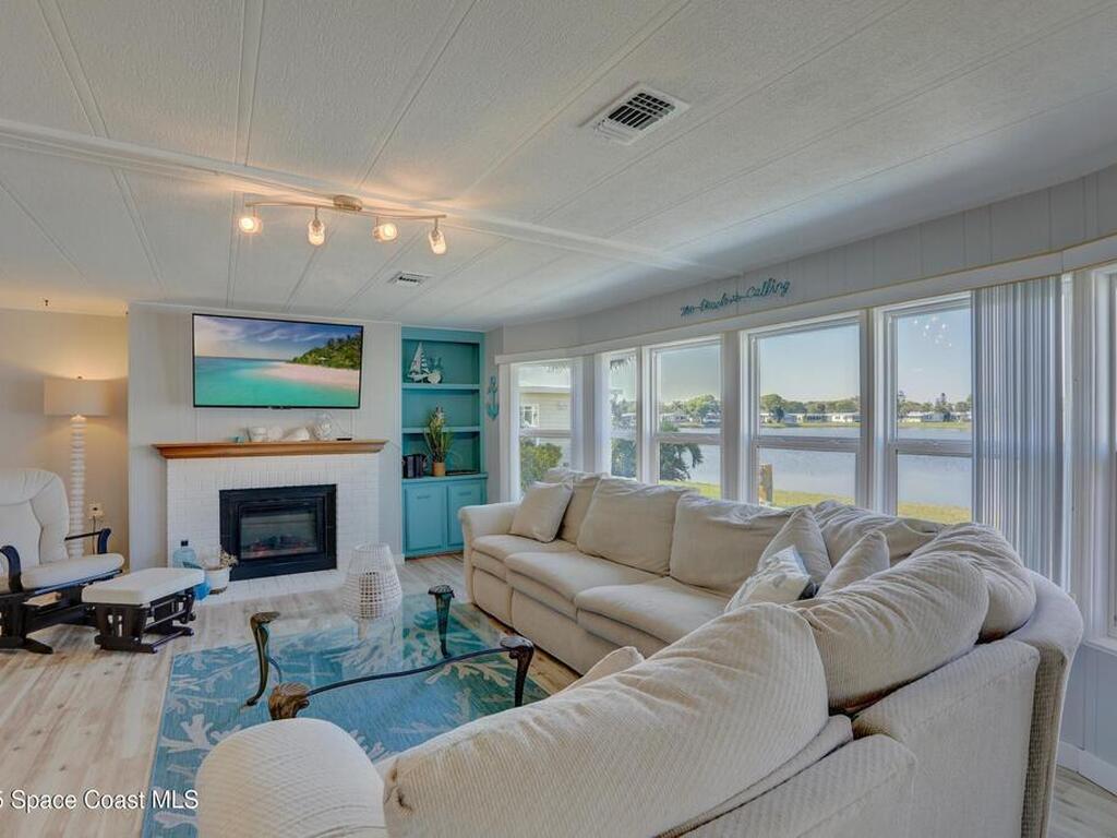 7622 Great Bear Lake Drive, Micco, FL 32976