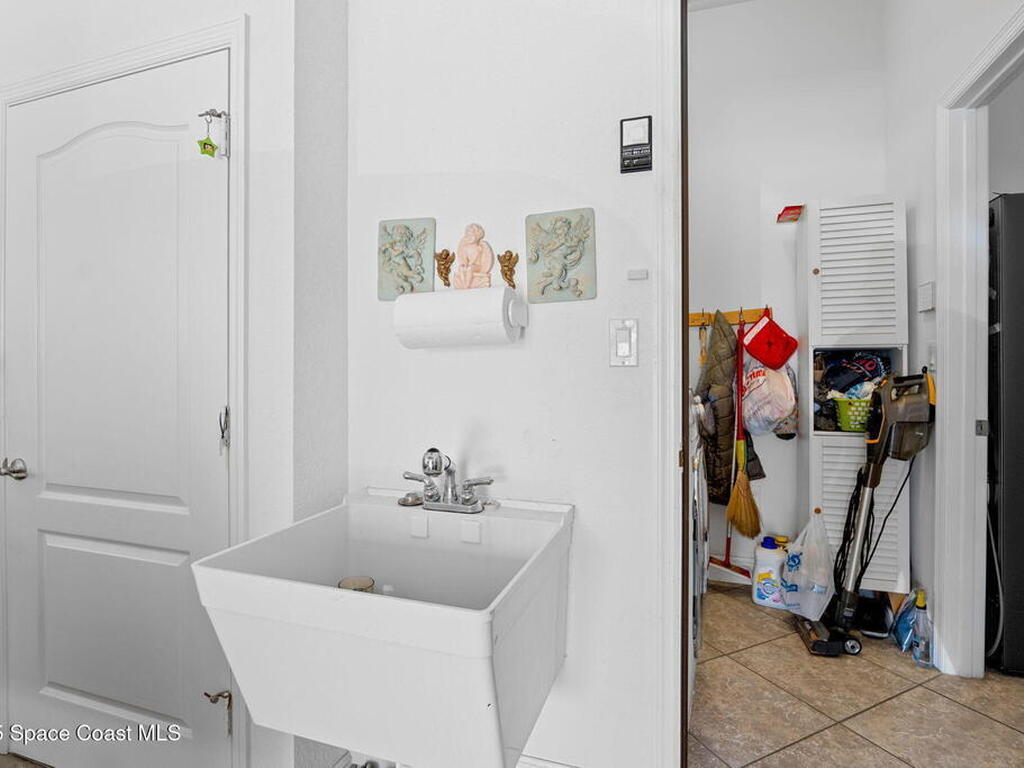 3385 Soft Breeze Circle, Melbourne, FL 32904