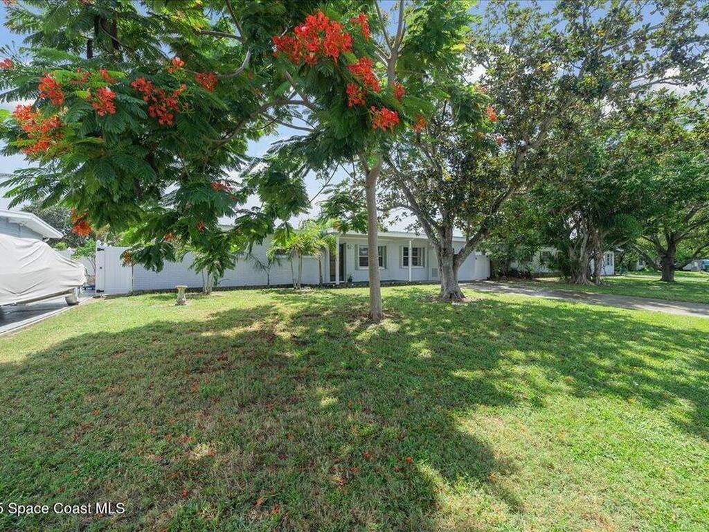 255 Birch Avenue, Merritt Island, FL 32953