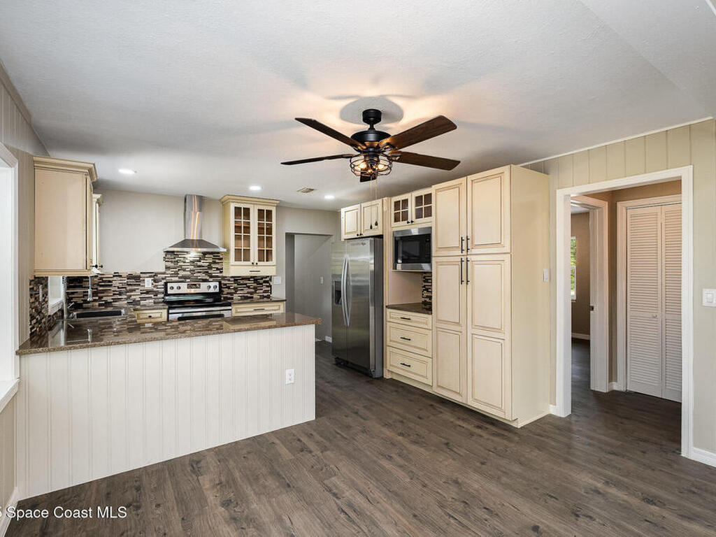 201 S Singleton Avenue, Titusville, FL 32796