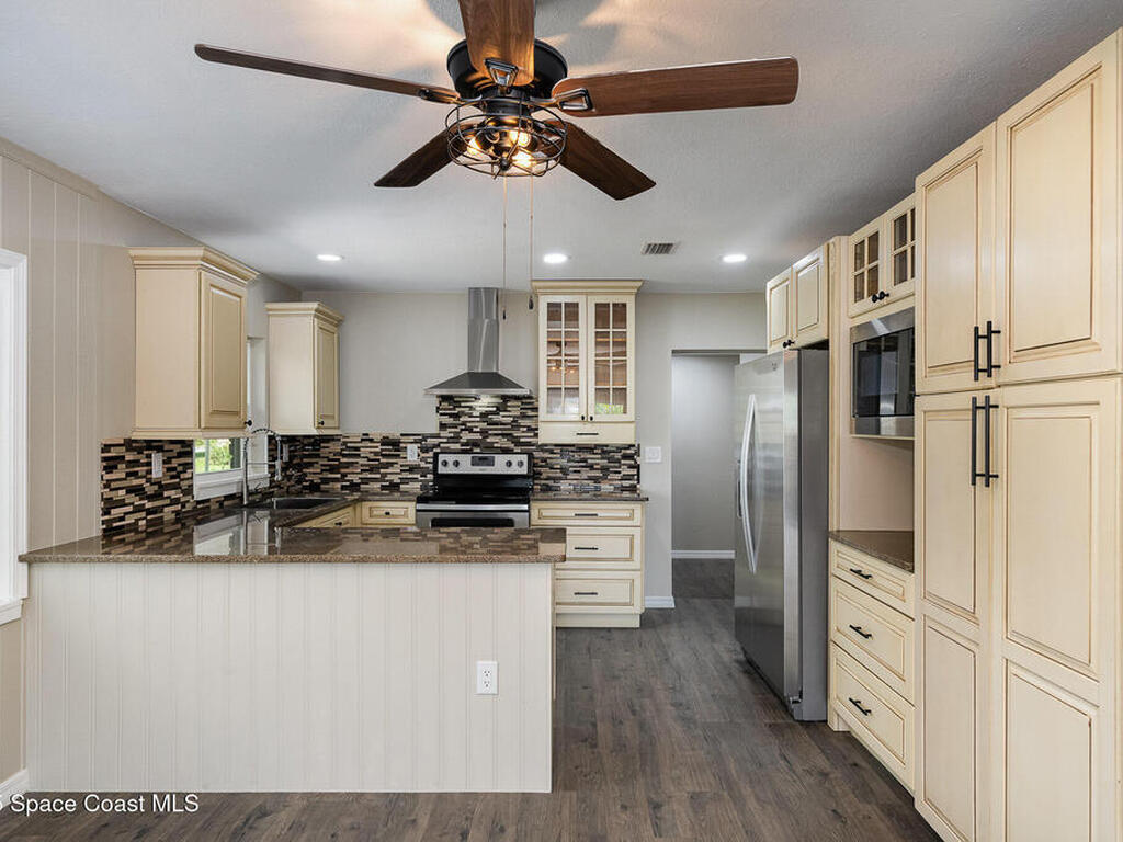 201 S Singleton Avenue, Titusville, FL 32796