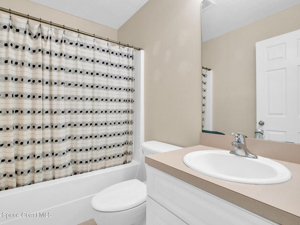 7976 105th Court, Vero Beach, FL 32967