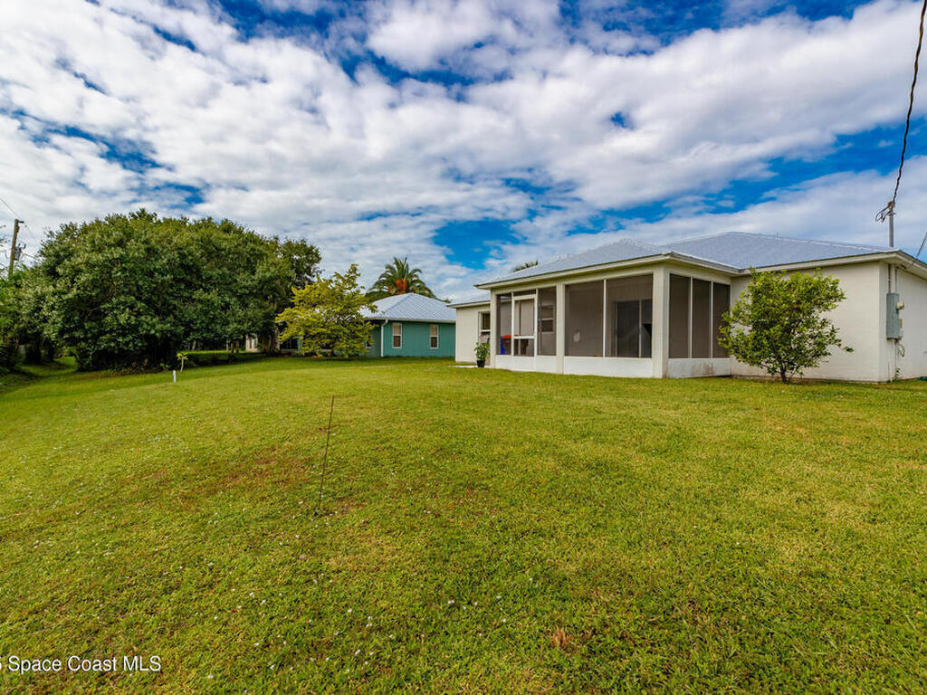 7976 105th Court, Vero Beach, FL 32967