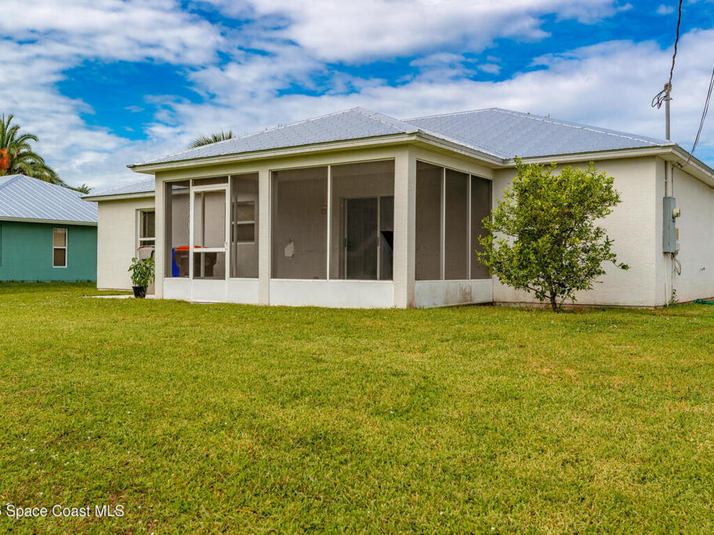 7976 105th Court, Vero Beach, FL 32967