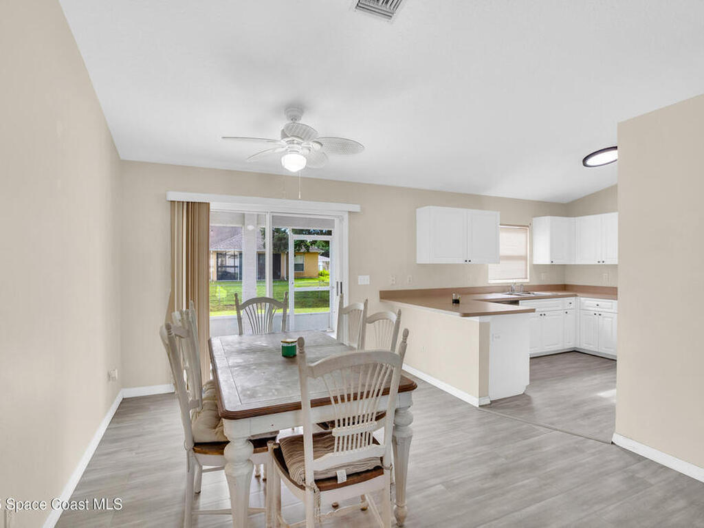 7976 105th Court, Vero Beach, FL 32967