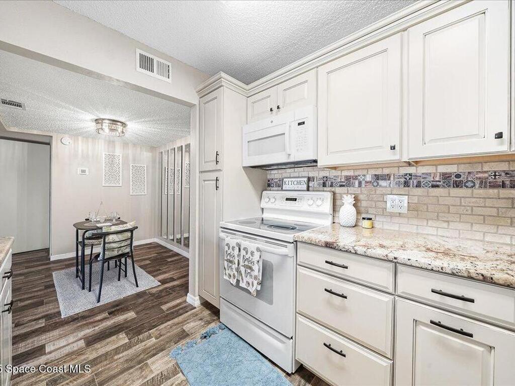 4610 Lake Waterford Way, Melbourne, FL 32901