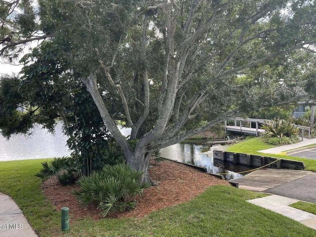 4610 Lake Waterford Way, Melbourne, FL 32901