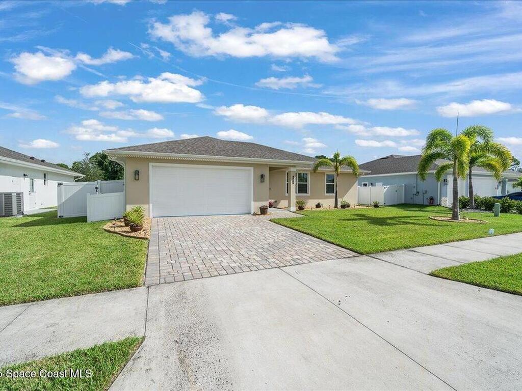 984 Captiva Island Circle, Palm Bay, FL 32908