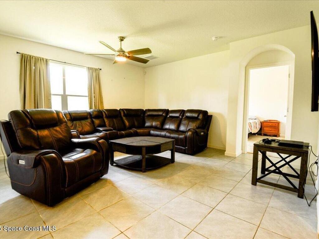 1574 Heartwellville Street, Palm Bay, FL 32907