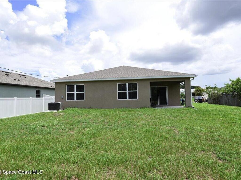 1574 Heartwellville Street, Palm Bay, FL 32907