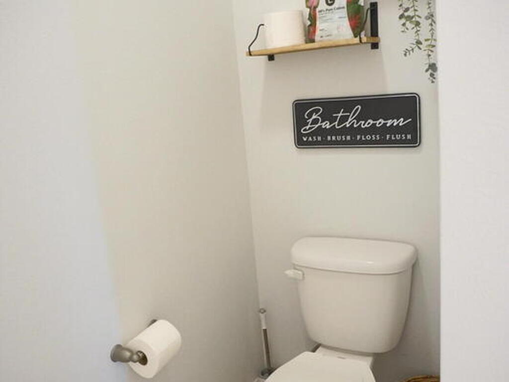 1909 Thomasville Avenue, Palm Bay, FL 32909